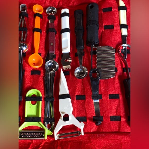 MCM Vintage 23 Piece Garnish Set w/ Case - Picture 3 of 13